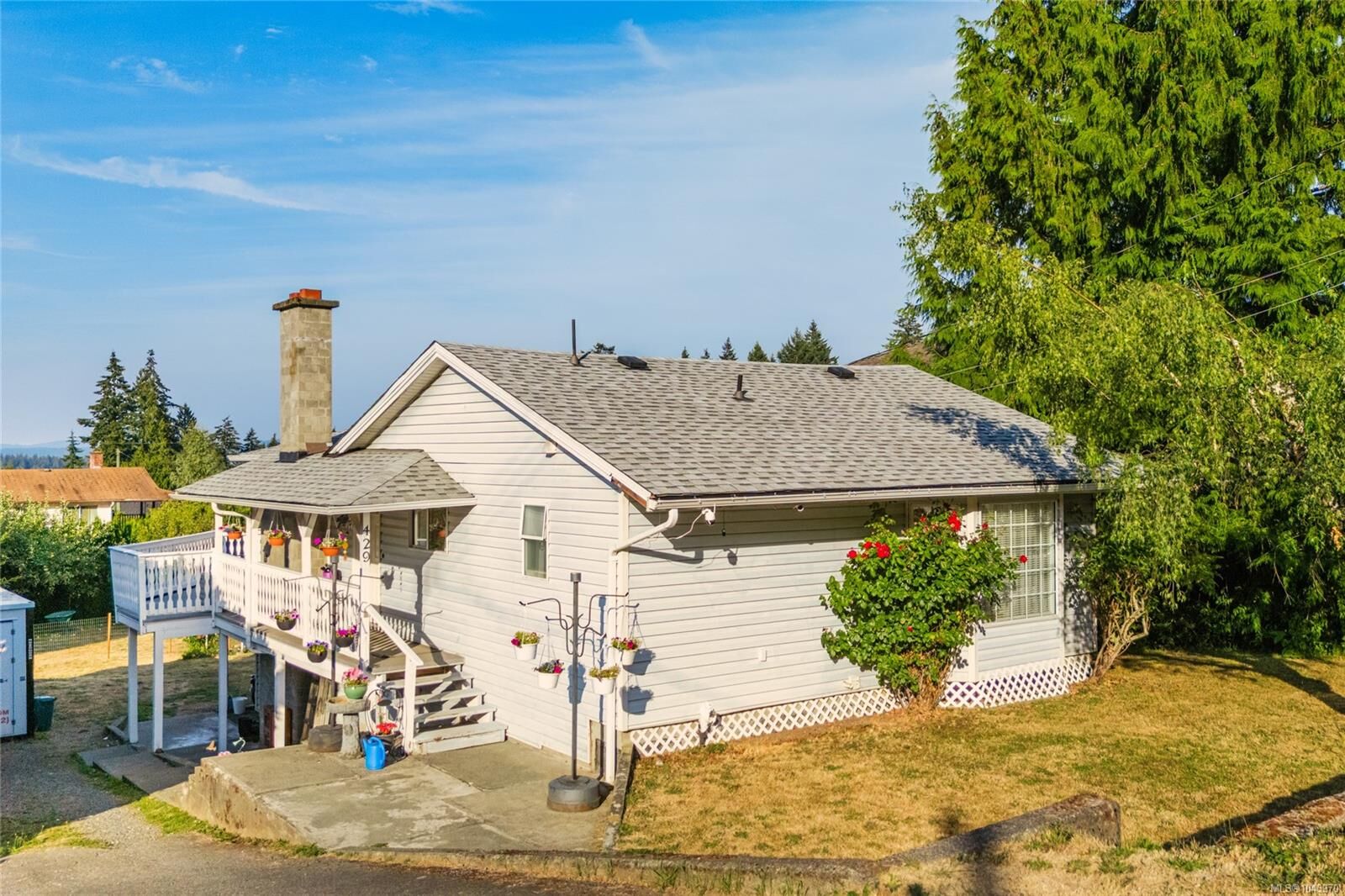 Property Photo: 429 Davis Rd BC V9G 1V4