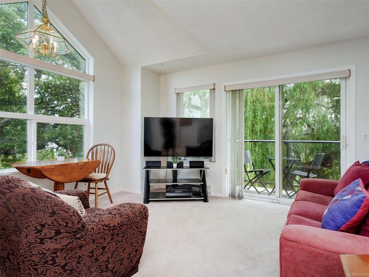 Property Photo: 1485 Garnet Rd #304 BC V8P 5T5