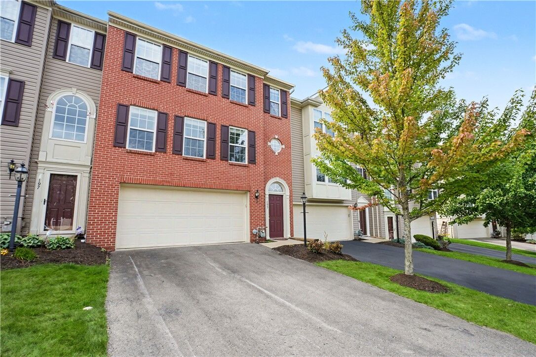 Property Photo: 195 Southern Valley Ct PA 16046