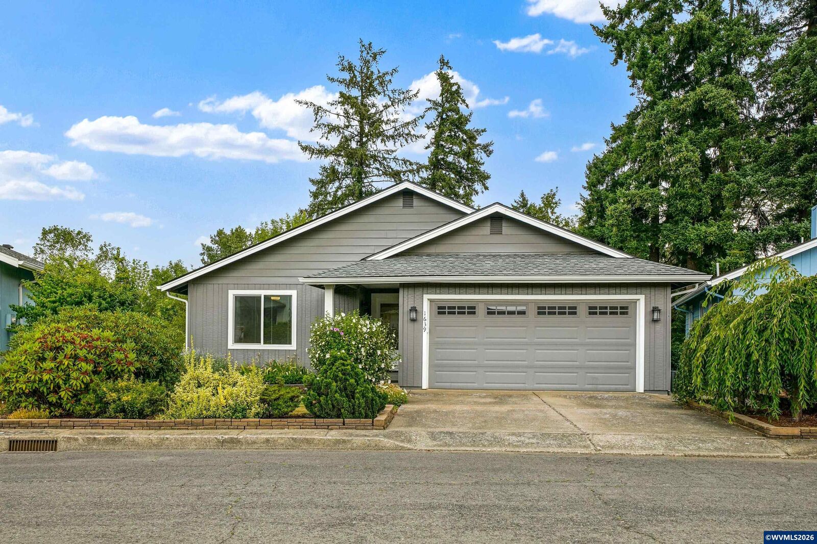 Property Photo:  1639 Nut Tree Dr NW  OR 97304 