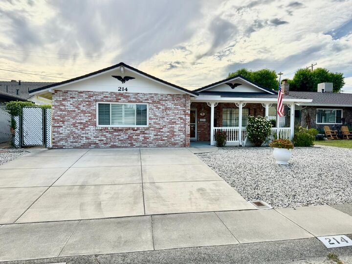 Property Photo: 214 Ash Street CA 95688