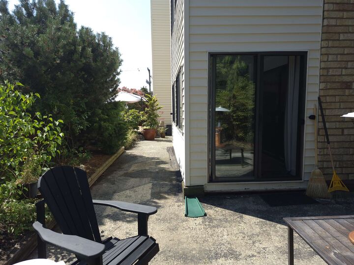 Property Photo: 15265 Roper Avenue 106 BC V4B 2E9