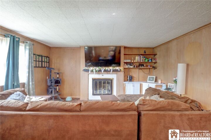 Property Photo:  318 Maplecrest Avenue  NY 14750 