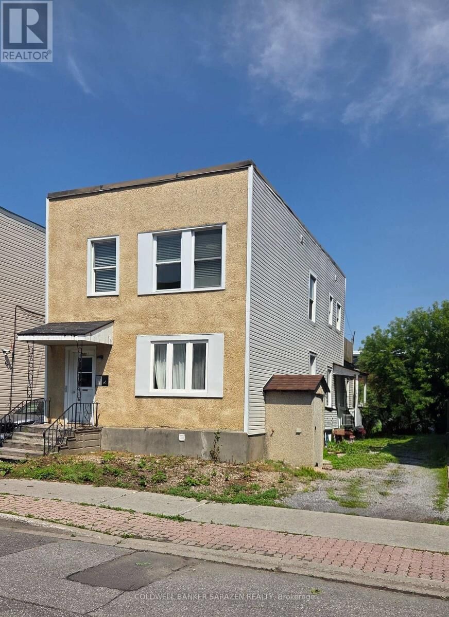 Property Photo: 263 St Andrew Street ON K1N 5G8