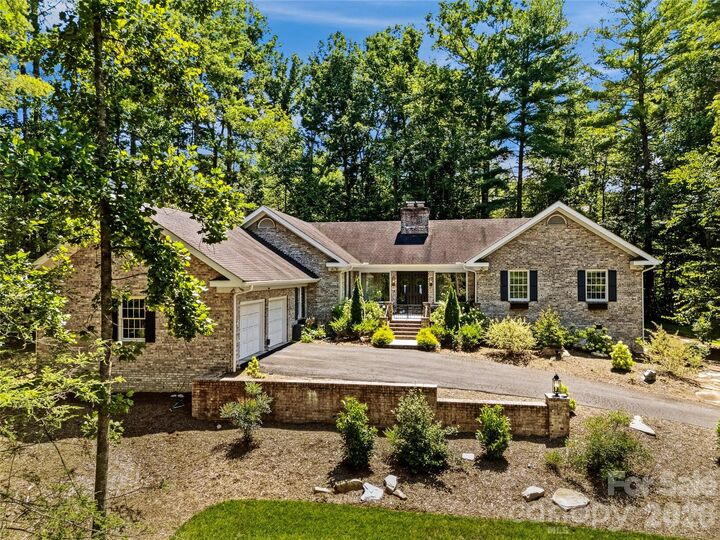 Property Photo: 4 Hemlock Road NC 28803