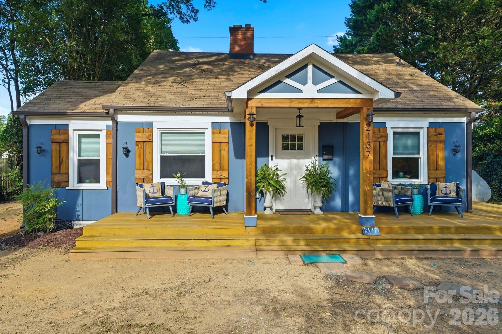 Property Photo:  2137 Highland Street  NC 28208 
