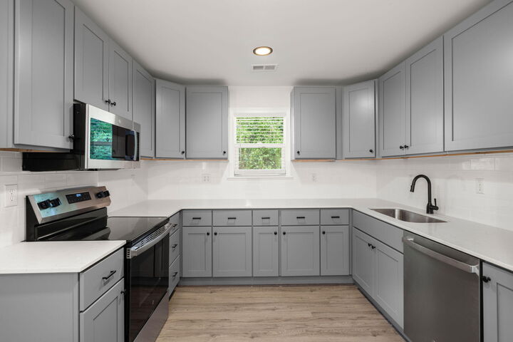Property Photo:  209 Grayson Street  SC 29488 