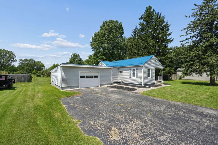 Property Photo:  435 Kilbury Road  OH 43302 