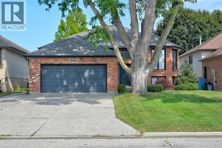 Property Photo:  682 Michael Drive  ON N8N 4N2 