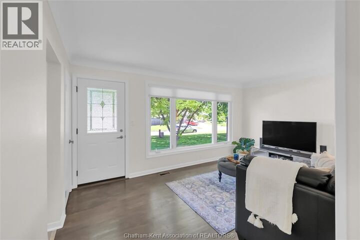 Property Photo:  119 Burton Avenue  ON N7M 4Z6 