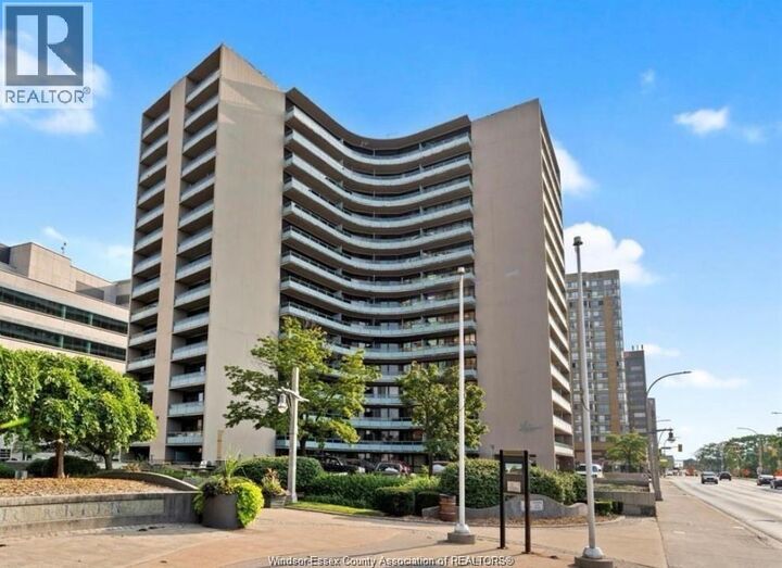 Property Photo:  111 Riverside Drive East 914  ON N9A 2S6 