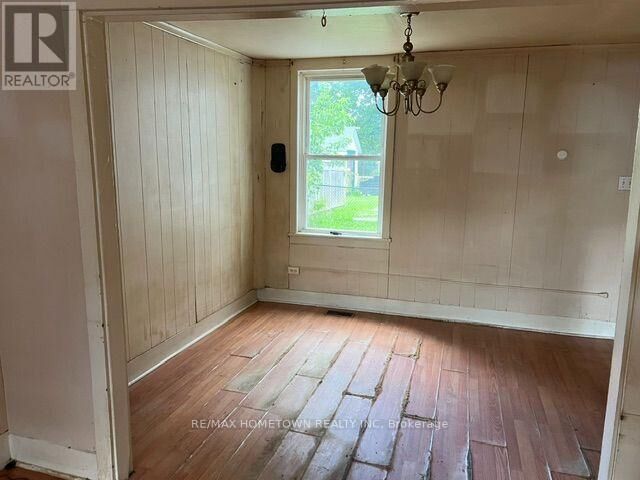 Property Photo:  19 Daniel Street  ON K6V 4Z4 