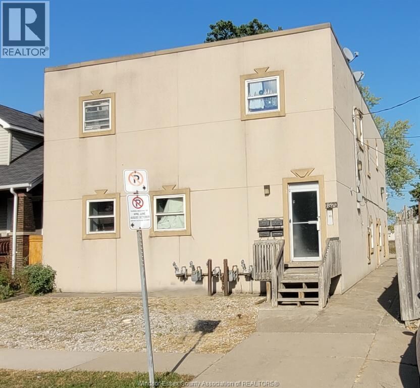 Property Photo:  1570 Lillian  ON N8X 4A8 