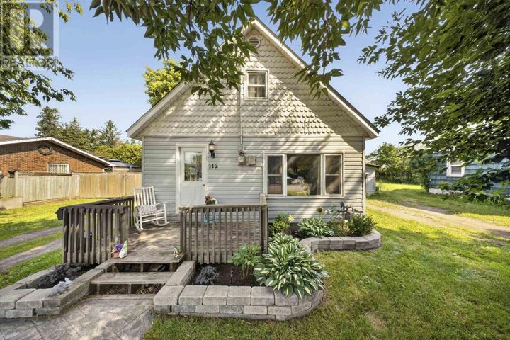 Property Photo:  112 Vivian Ave  ON P6C 2G1 