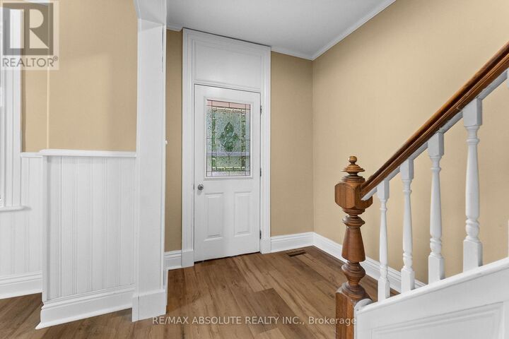 Property Photo: 11 Gould Street ON K0J 1K0