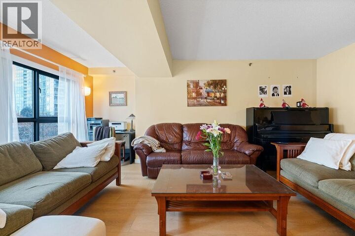Property Photo: 238 Alvin Narod Mews 404 BC V6B 5Z3