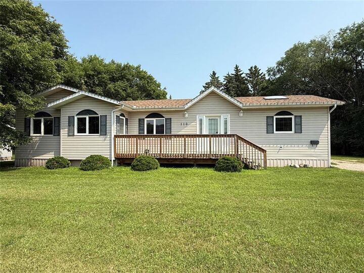 110 Birch Avenue — photo 1
