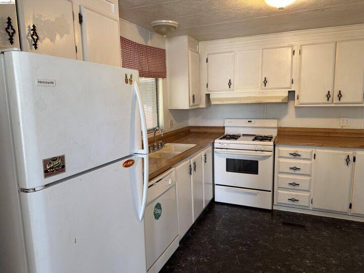 Property Photo:  18438 Carter St  CA 95379 