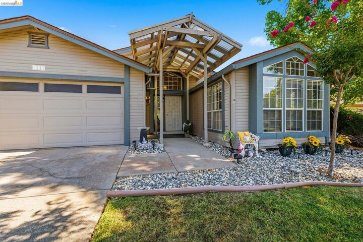 Property Photo: 12800 Honey Locust Ct Spc 11 CA 95370