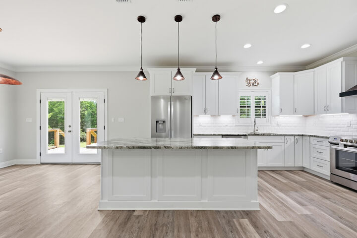 Property Photo: 108 Creek Drive FL 32536