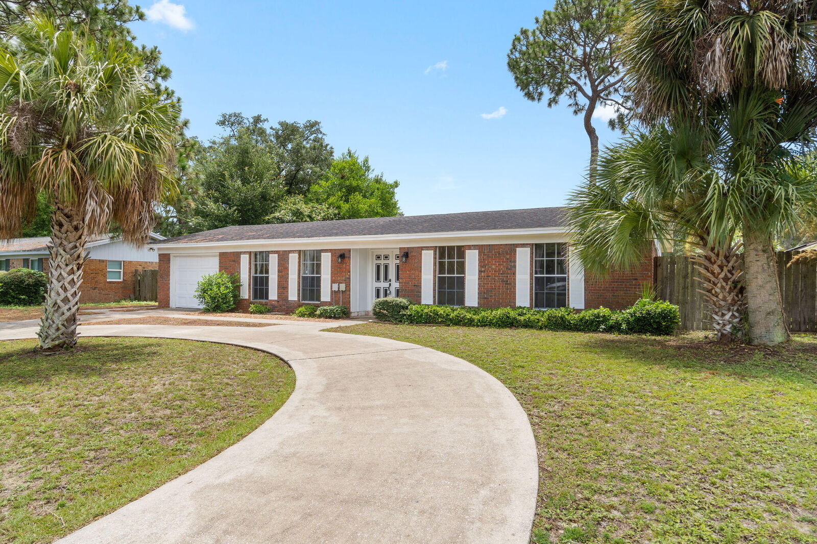 Property Photo: 702 Mayflower Avenue FL 32547