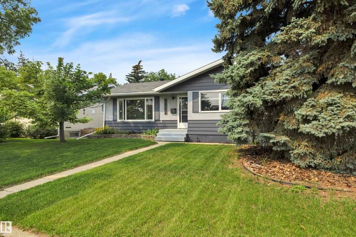 Property Photo:  5112 43 Avenue  AB T9E 5A4 