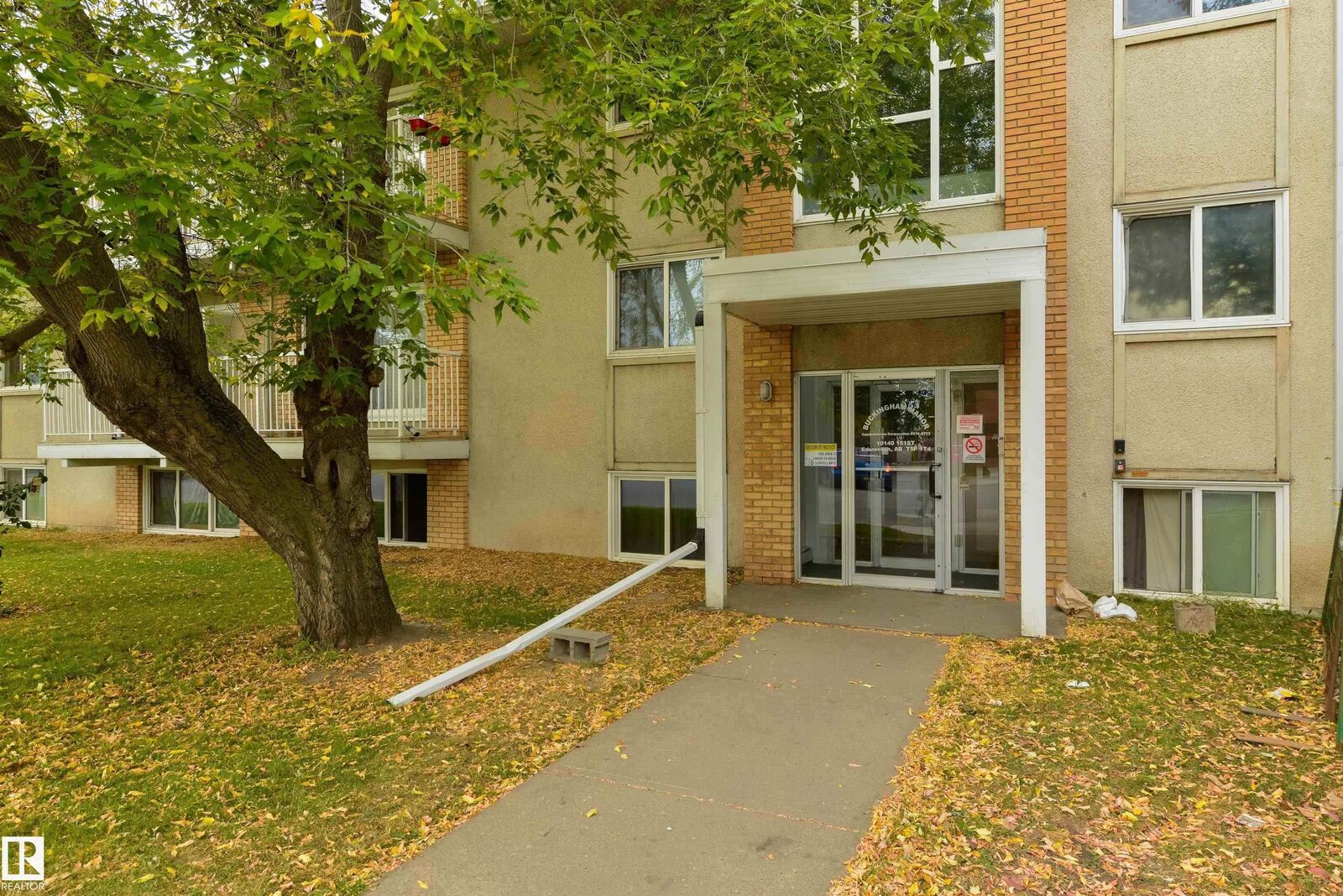 Property Photo: 10140 151 Street NW 205 AB T5P 1T4