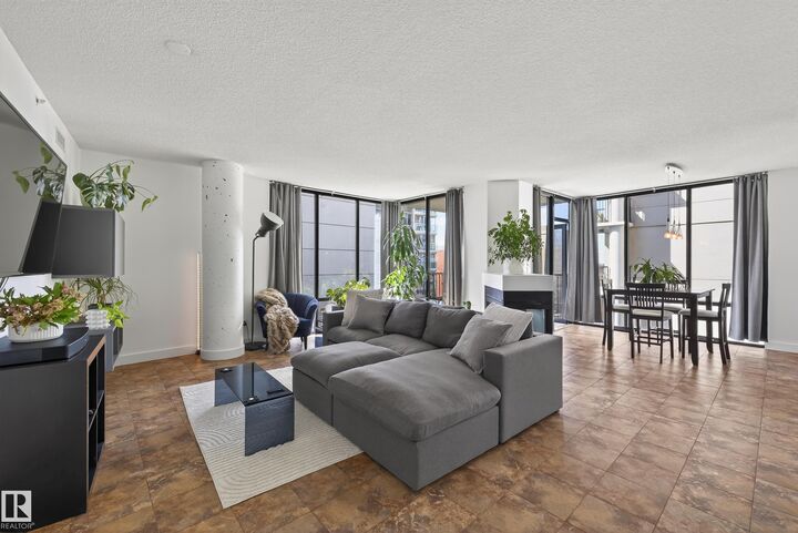 10028 119 St NW 701 — photo 1