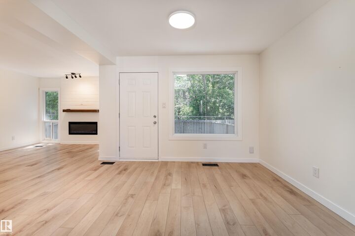 Property Photo: 1415 62 Street NW 10 AB T6L 4K1