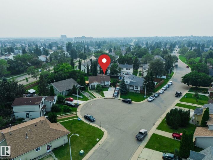 Property Photo:  4617 35 Avenue NW  AB T6L 3P8 