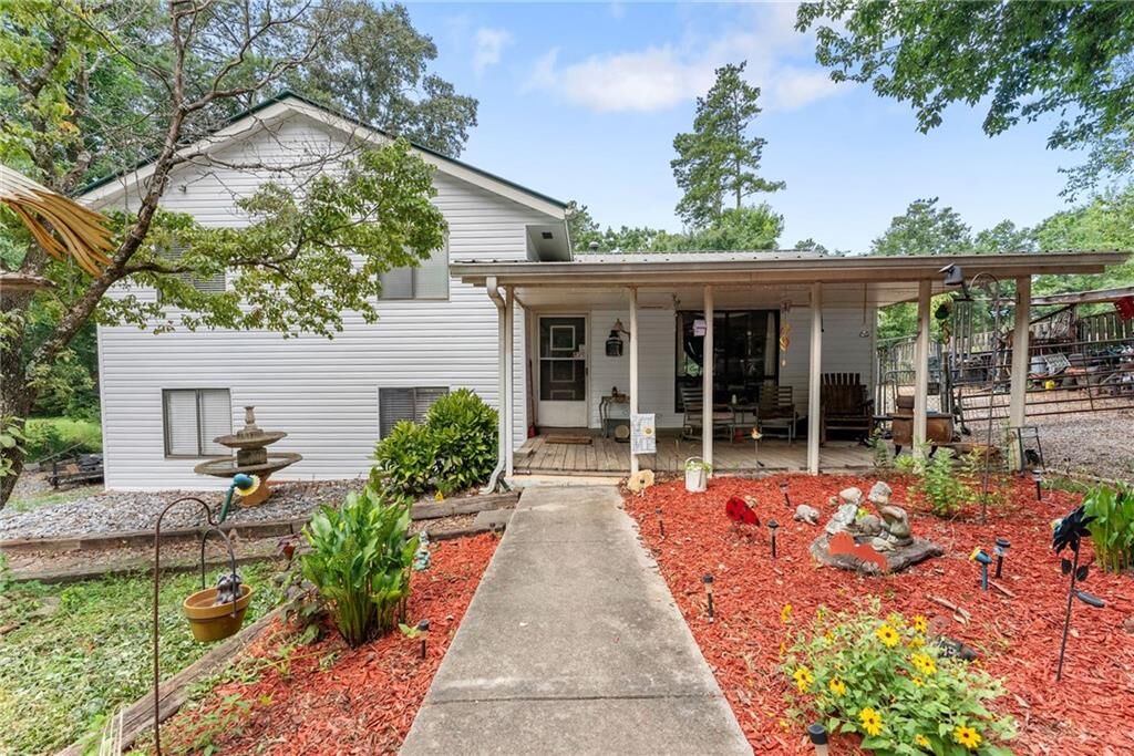 Property Photo: 280 Strickland Road GA 30004