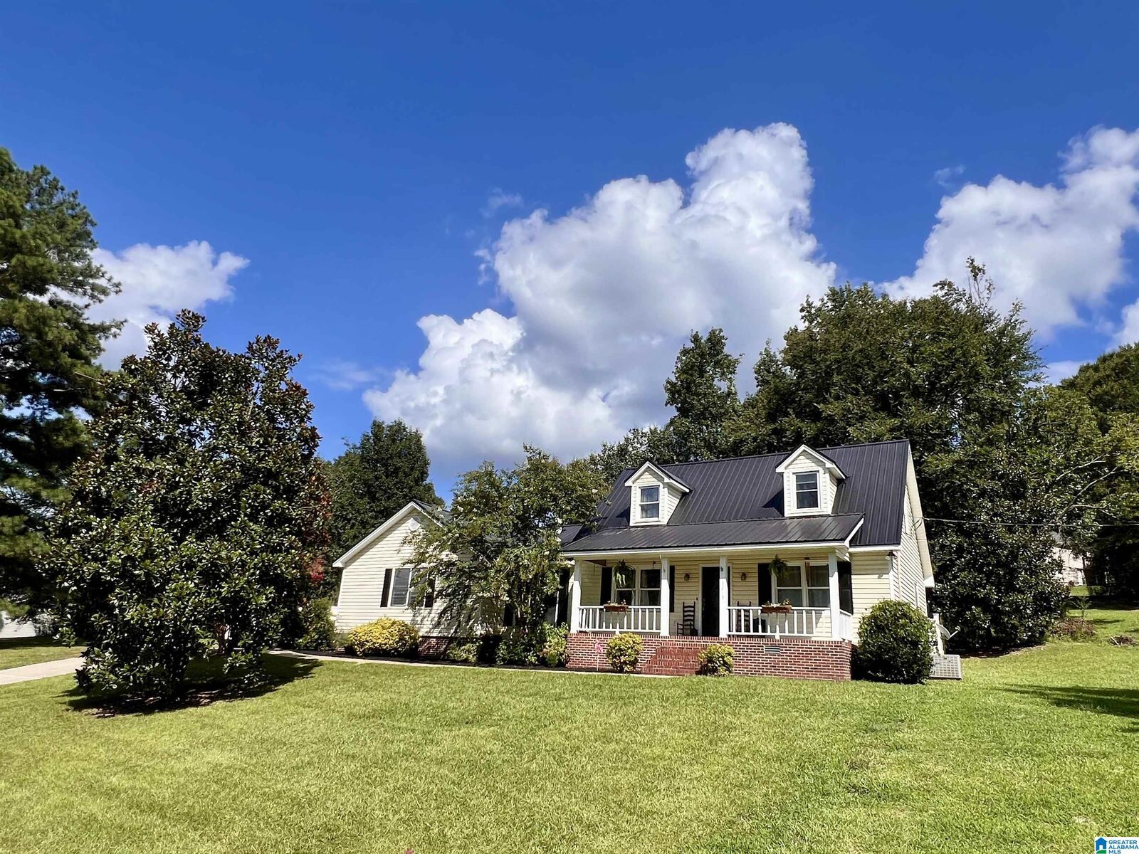 Property Photo: 3215 Berkley Hills Drive AL 35907