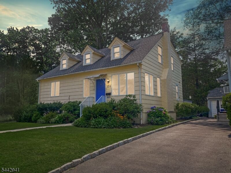 Property Photo:  121 Columbia Ave  NJ 07016 