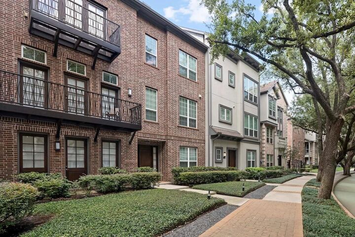 Property Photo: 3939 W Alabama Street 1-474 TX 77027
