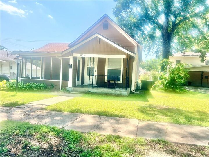 Property Photo:  1309 Irving Street  KS 67301 