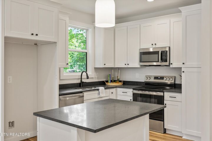 Property Photo: 2944 Beaumaple Way TN 37917