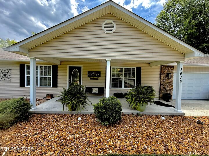 Property Photo: 1019 Taylors Chapel Rd TN 38572