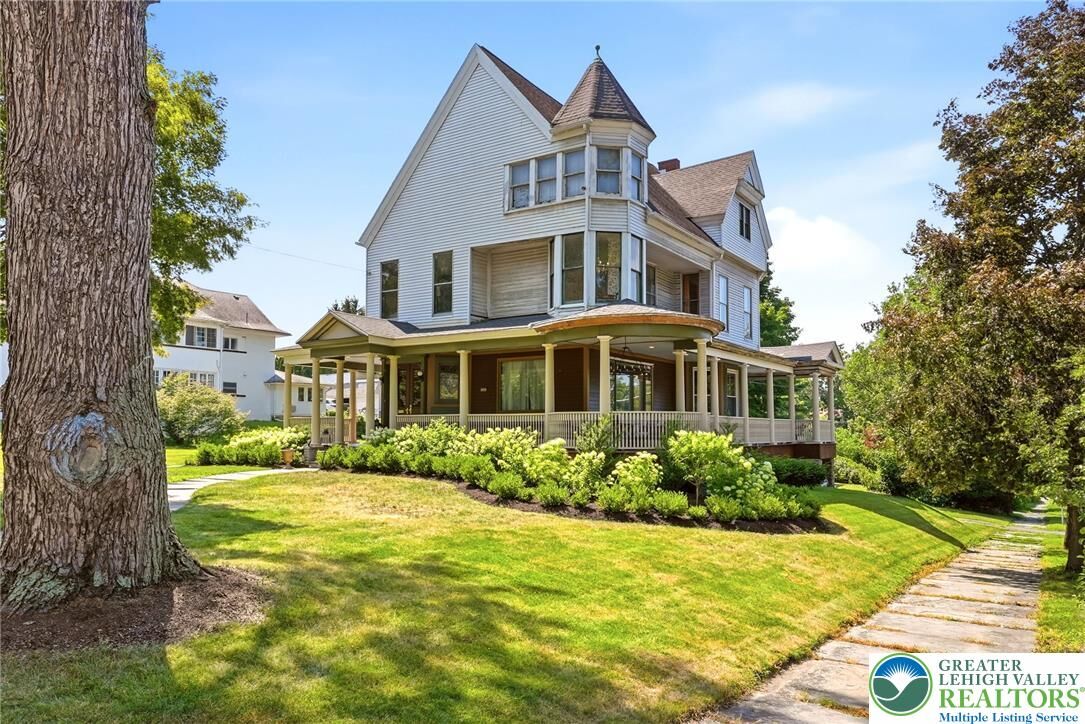 Property Photo:  1541 Adams Avenue  PA 18509 
