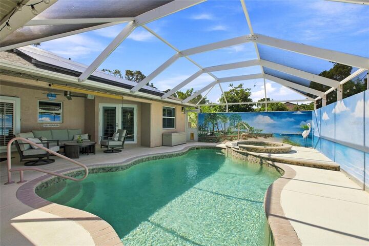 Property Photo:  652 N Elm Street  FL 34223 