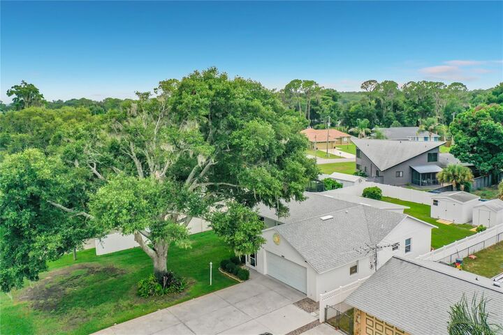 Property Photo: 33909 Linda Lane FL 34788