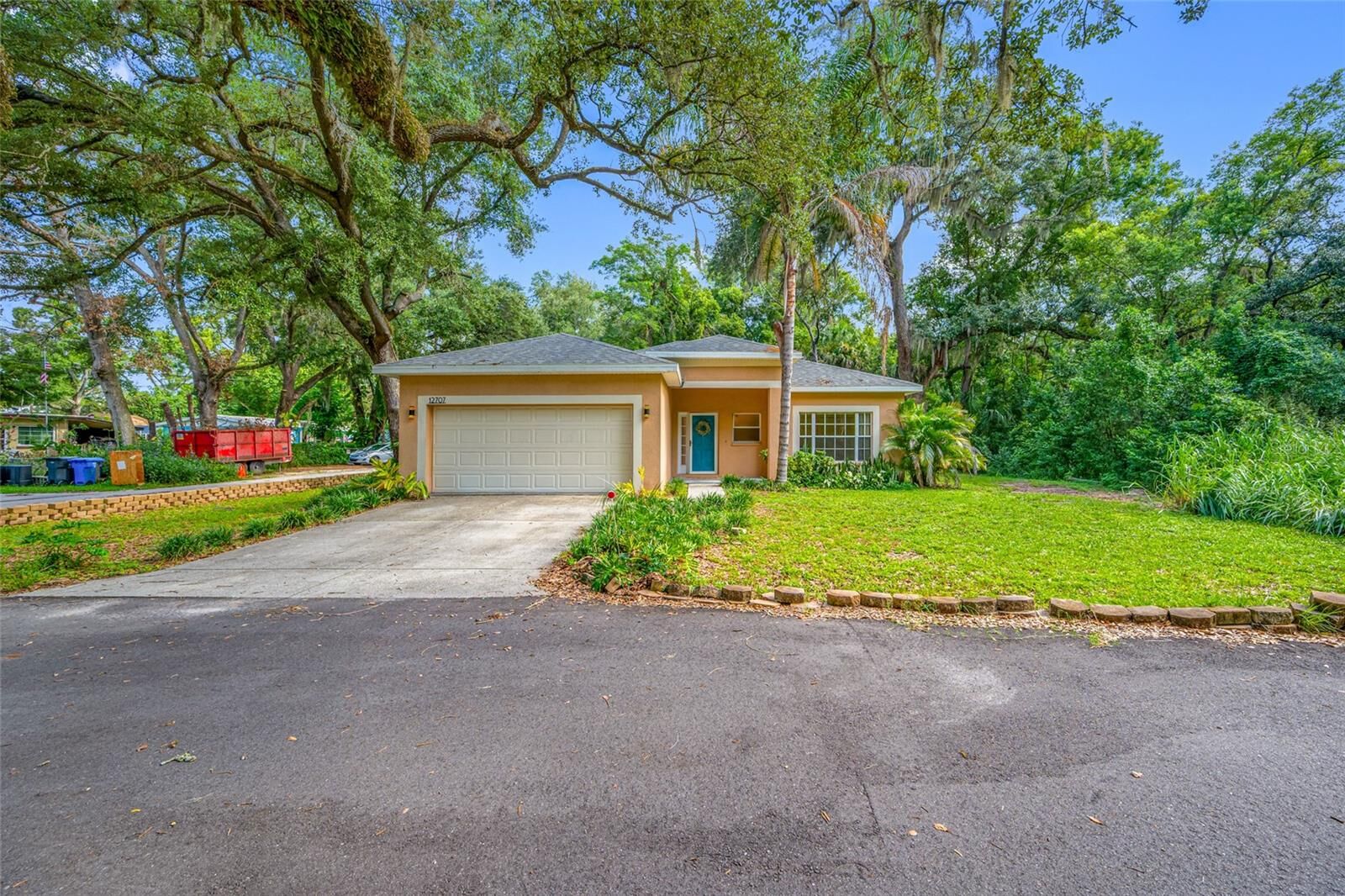Property Photo:  12707 Linda Drive  FL 33612 