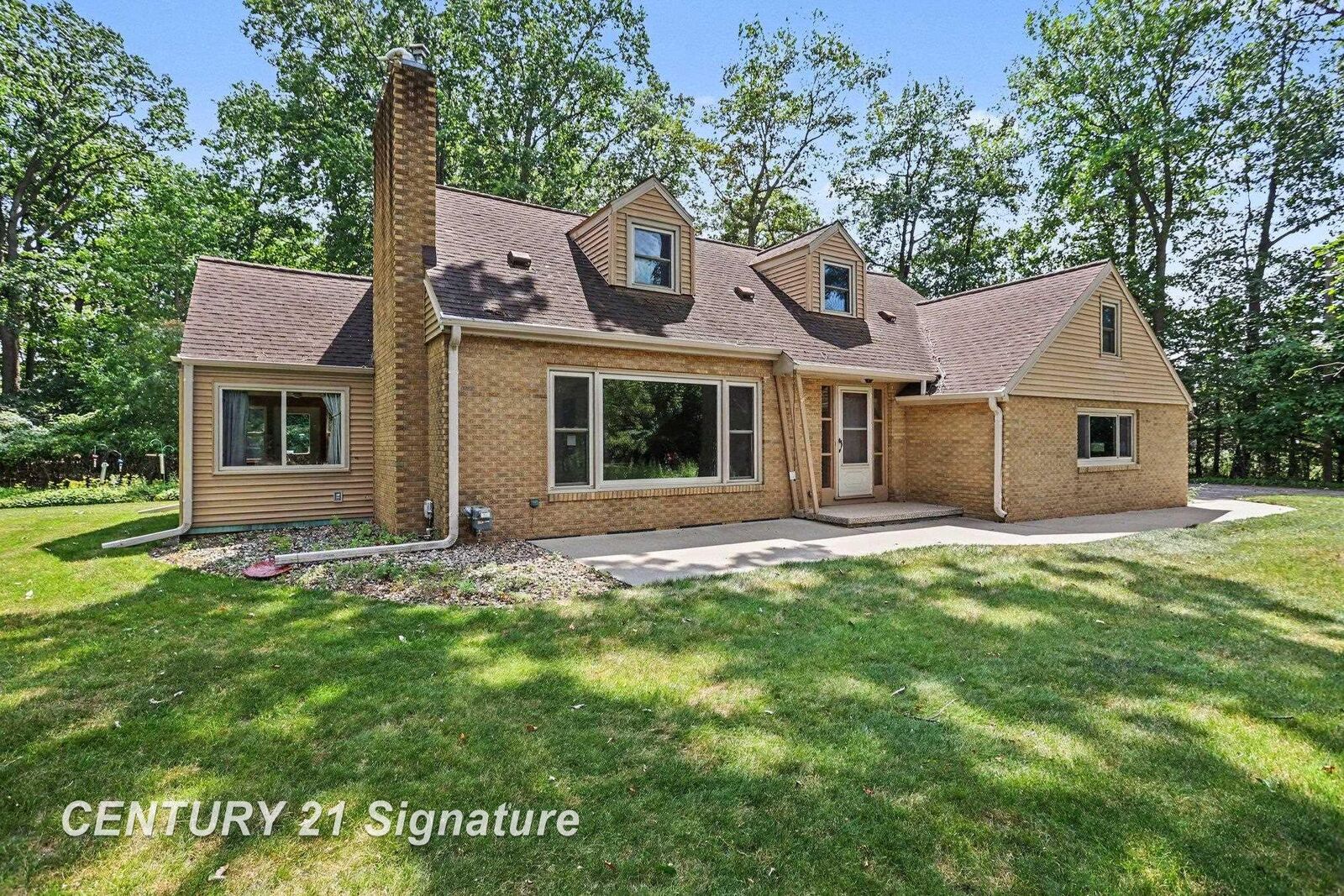 Property Photo: 3572 Meadowood Court MI 48706
