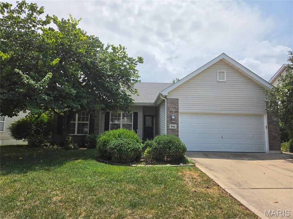 Property Photo: 944 Daffodil Ridge Drive MO 63366