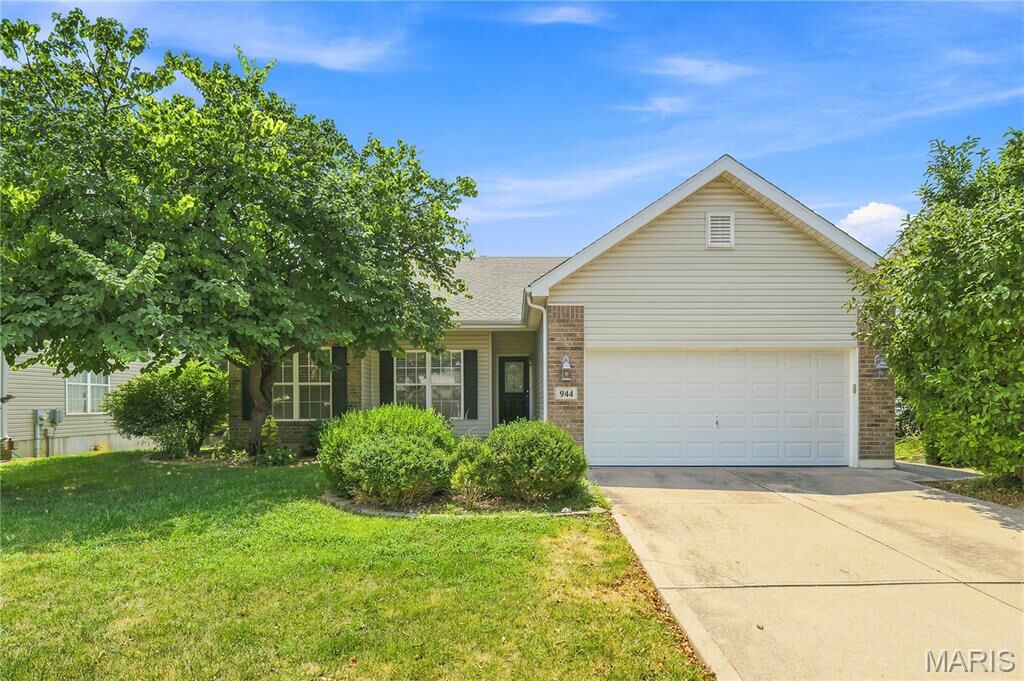 Property Photo: 944 Daffodil Ridge Drive MO 63366