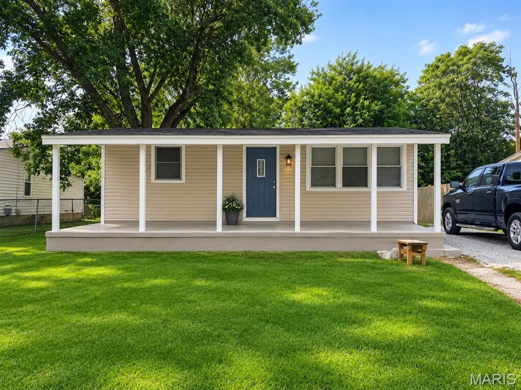 Property Photo:  2149 Miracle Avenue  IL 62040 