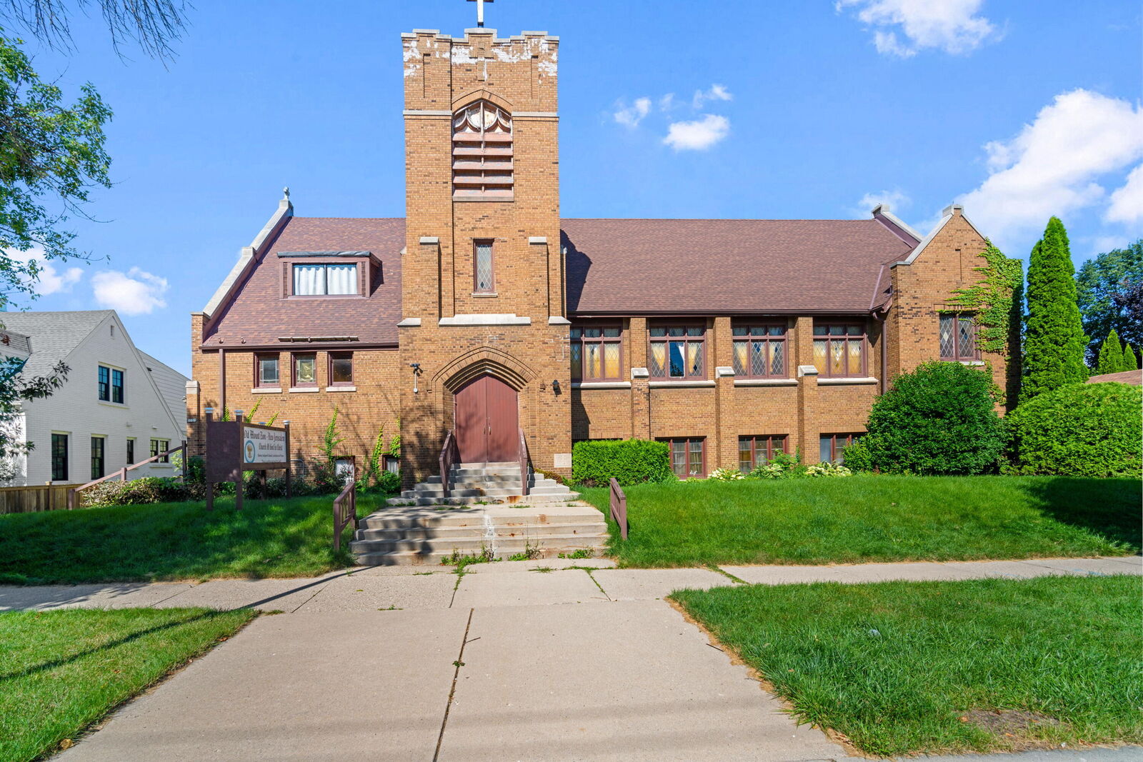 Property Photo: 1527 N Astor St WI 53202