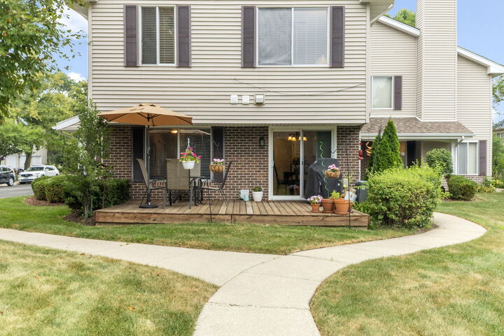 Property Photo: 449 Old Surrey Road IL 60521