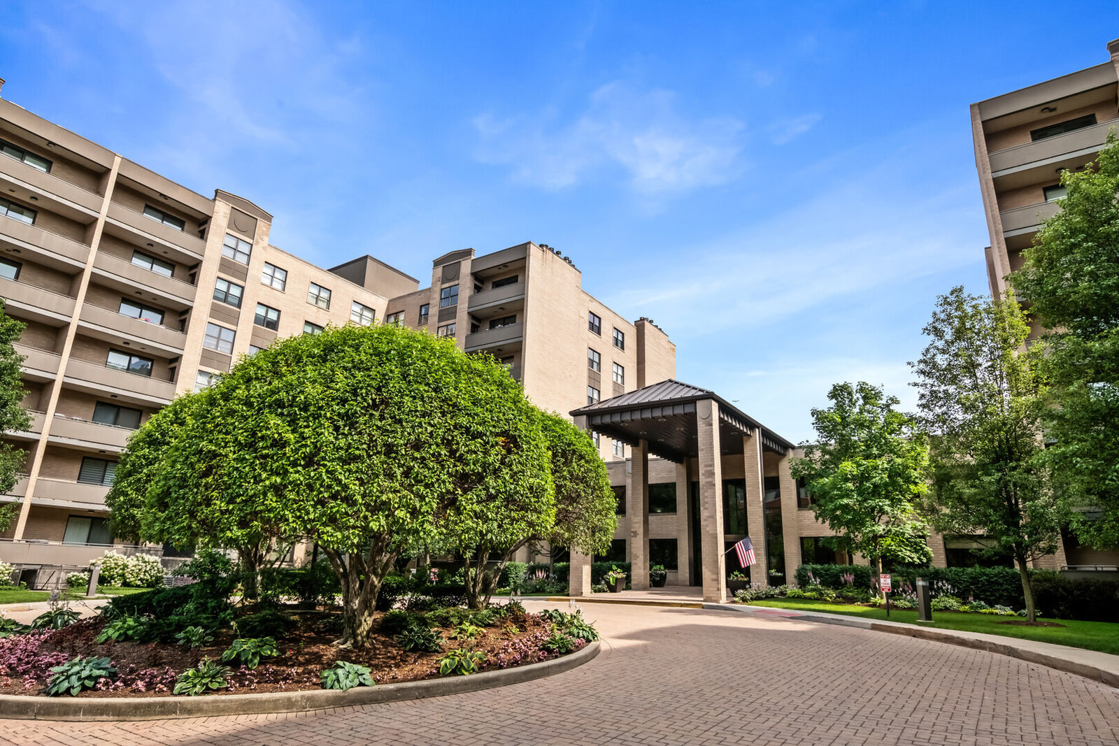 Property Photo: 4545 W Touhy Avenue 325W IL 60712