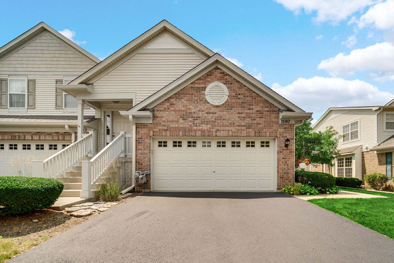 Property Photo: 1580 Millbrook Drive IL 60102