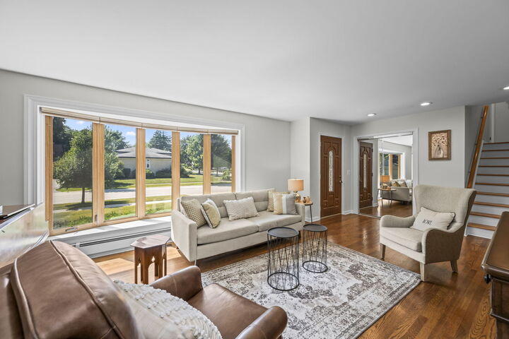 Property Photo:  1621 N Belmont Avenue  IL 60004 